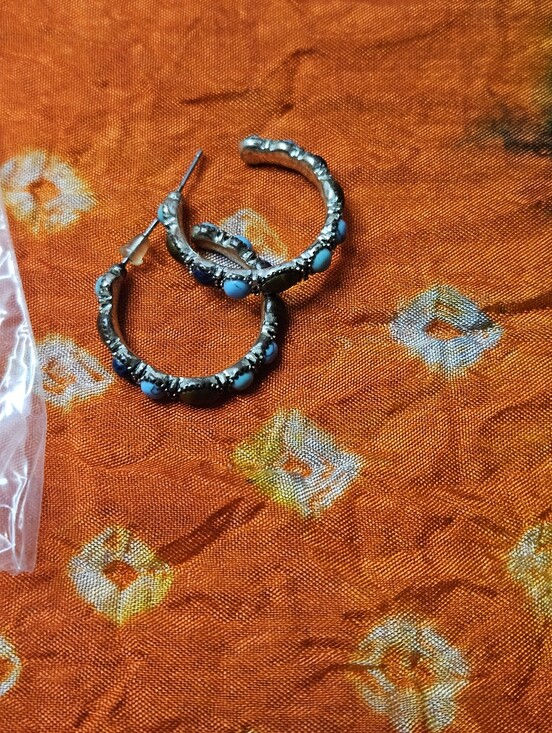 Chaps Jewelry - Chaps Y2K Pre-Owned Silver-Tone Hoop Earrings with Turquoise Beads